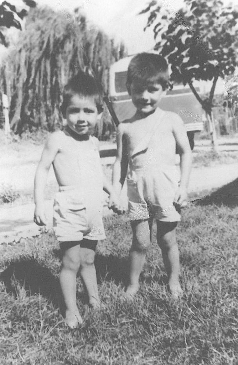 Los hermanos Vergara Toledo crecieron en el seno de una familia cristiana y opositora a Pinochet. Gentileza de The Clinic