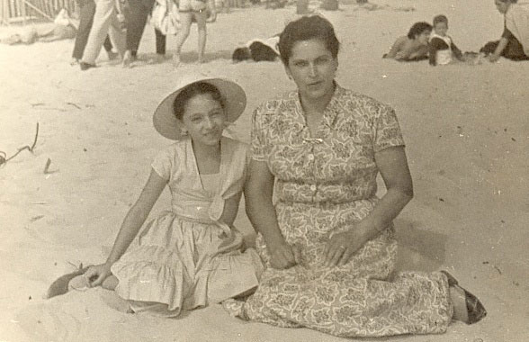Reinalda Pereira y su madre Luzmira Plaza. Archivo familiar.