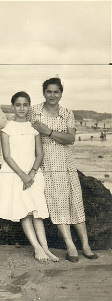 Reinalda Pereira y su madre "Lula". Esta ultima nunca supo del compromiso político de su hija en dictadura. Archivo familiar.